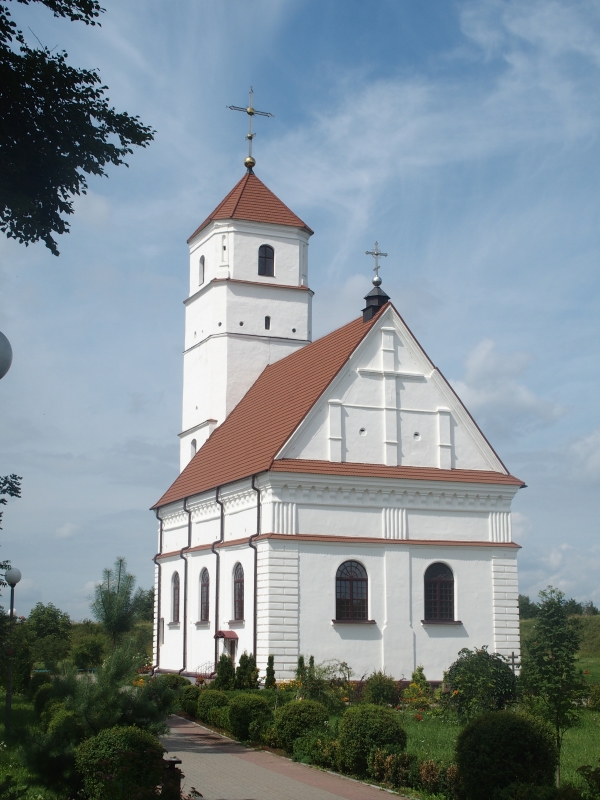 Dawny kościół obronny z 1577r. Obecnie Cerkiew Przemienienia Pańskiego.