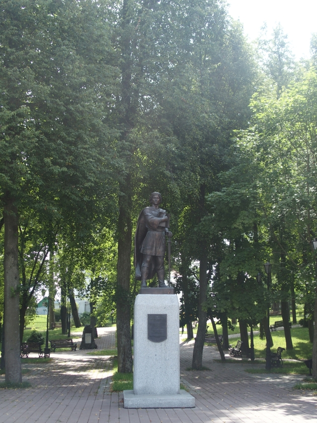 Pomnik Kniazia Izyaslava (989-1001) - książe Potocka